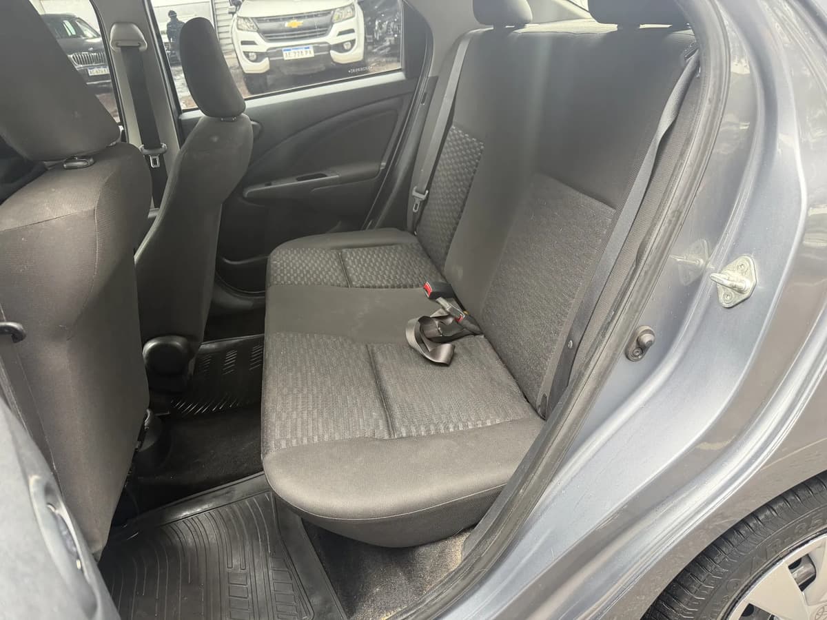 Toyota Etios 2015, foto 13