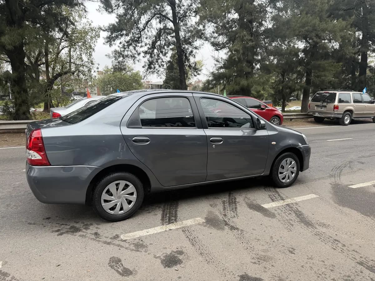 Toyota Etios 2015, foto 9
