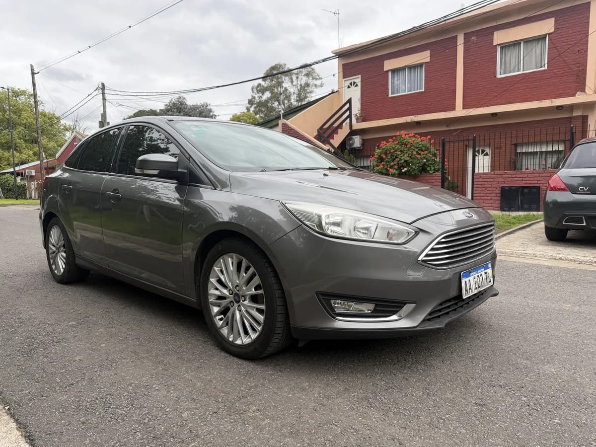 Ford Focus III 2016, foto 2
