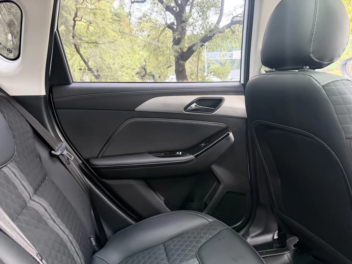 BAIC X35 2025, foto 18