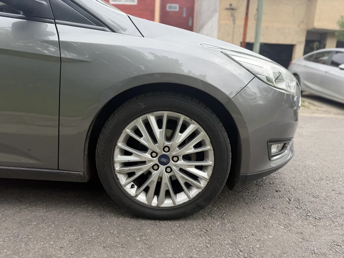 Ford Focus III 2016, foto 11
