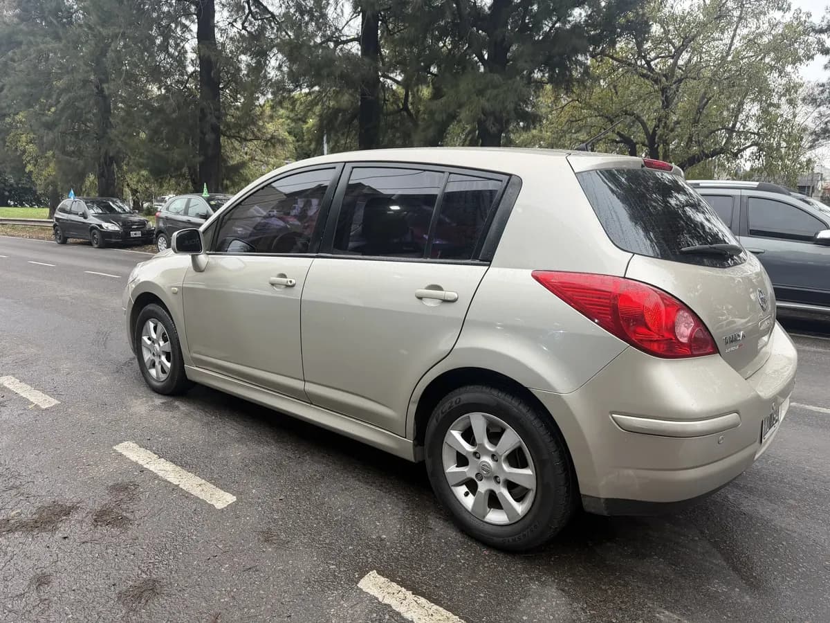 Nissan Tiida 2011, foto 12