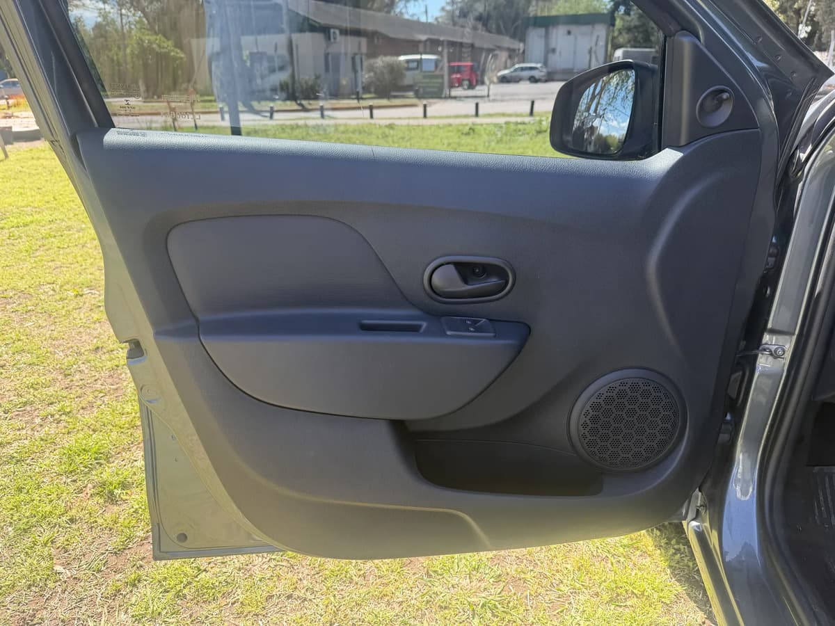 Renault Sandero 2019, foto 18