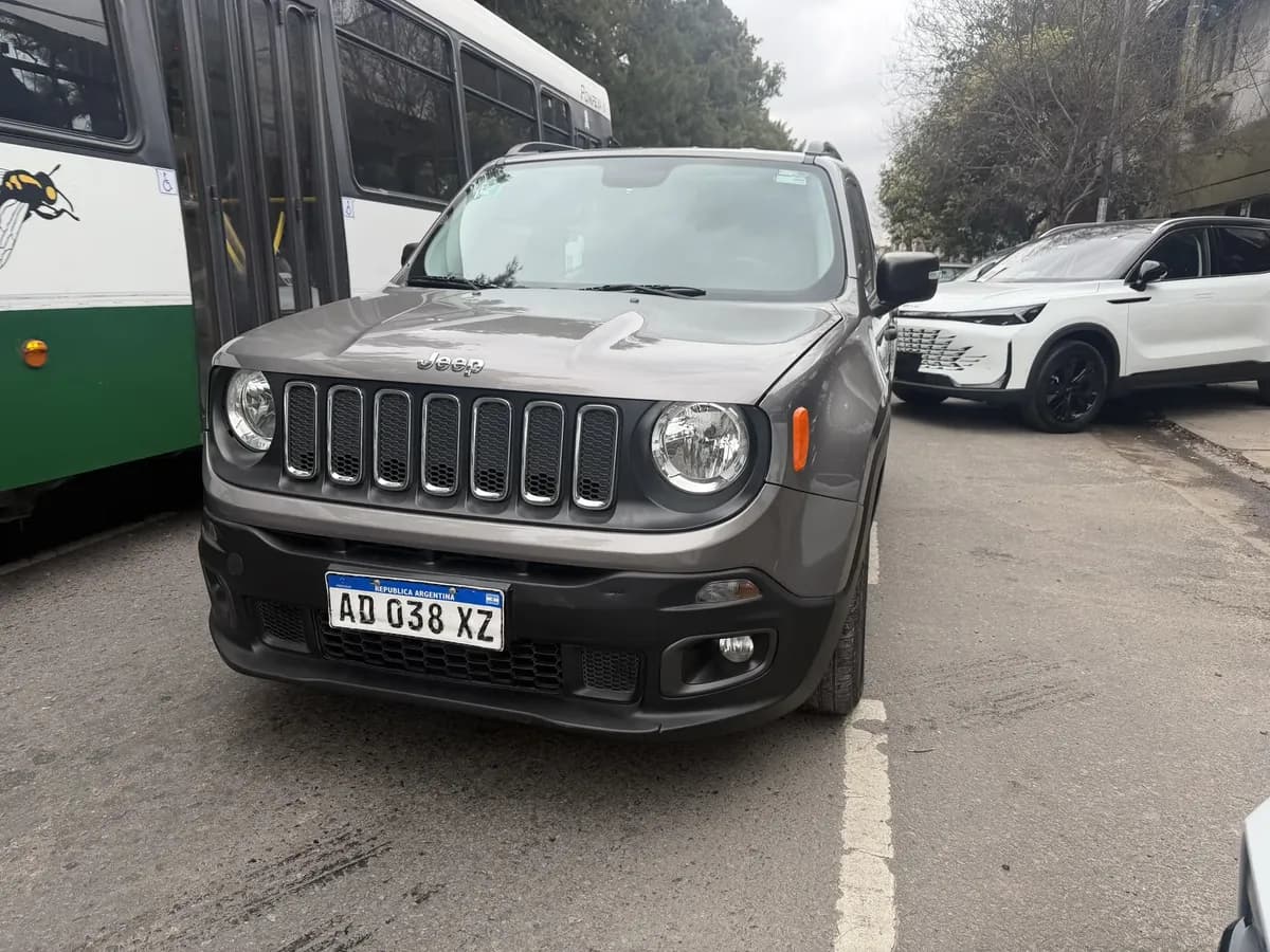Jeep Renegade 2018, foto 2