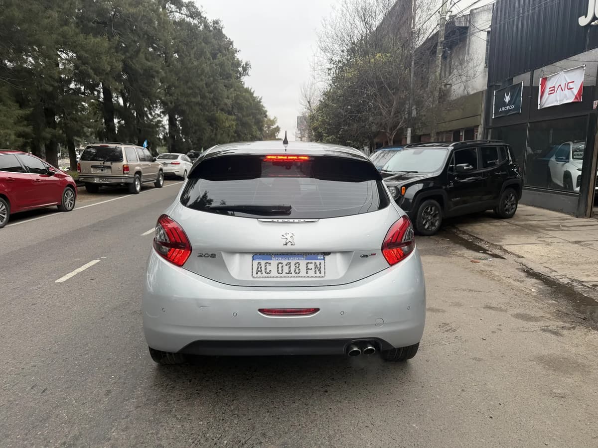 Peugeot 208 2017, foto 10
