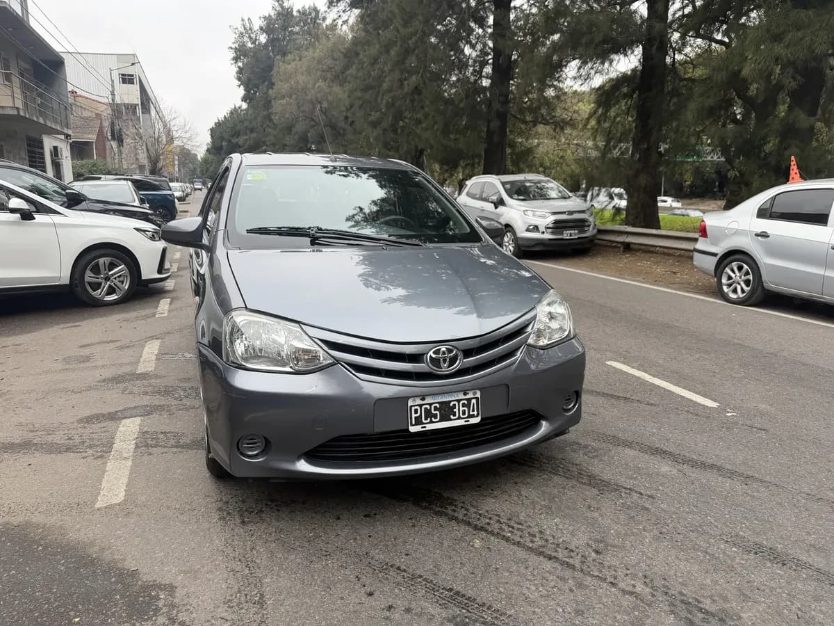 Toyota Etios 2015, foto 3