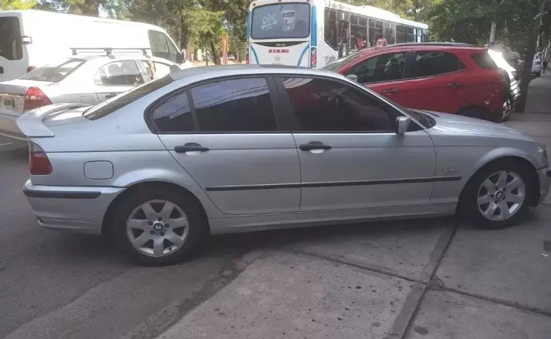 BMW Serie 3 2000, foto 3