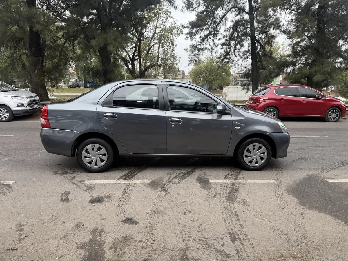 Toyota Etios 2015, foto 8