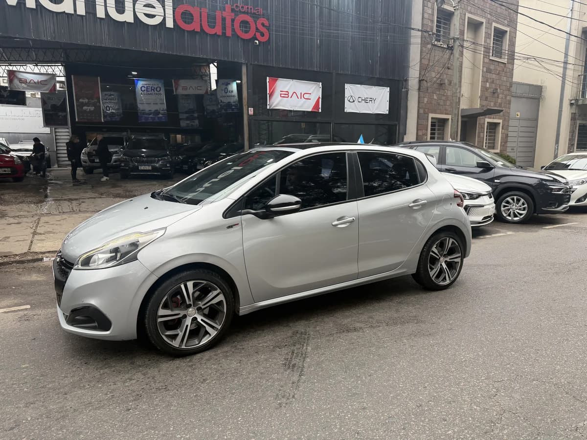 Peugeot 208 2017, foto 2