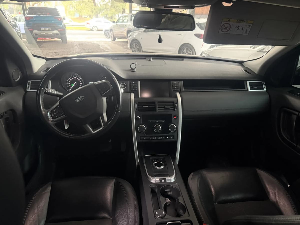 Land Rover Discovery 2017, foto 20