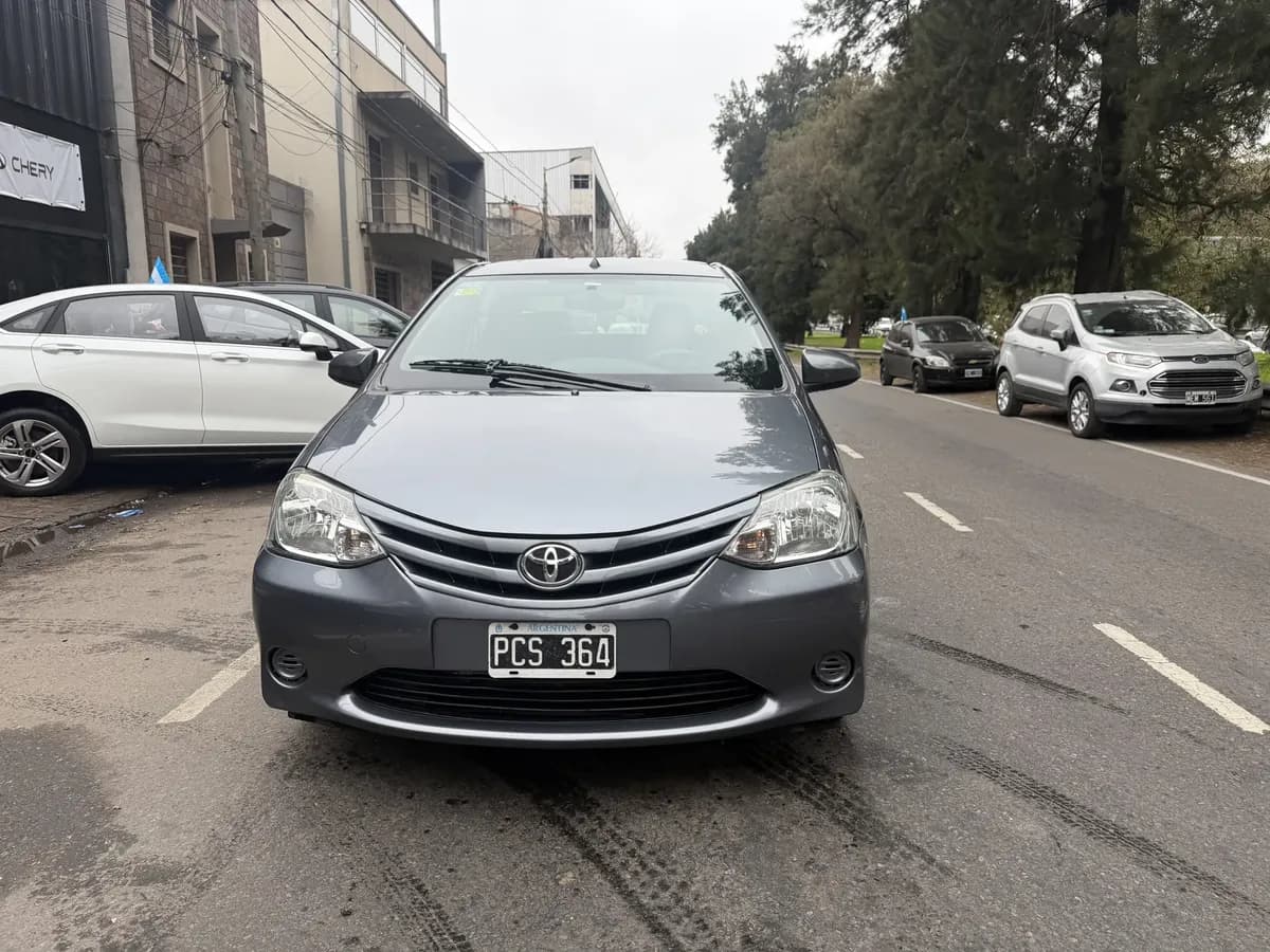 Toyota Etios 2015, foto 2