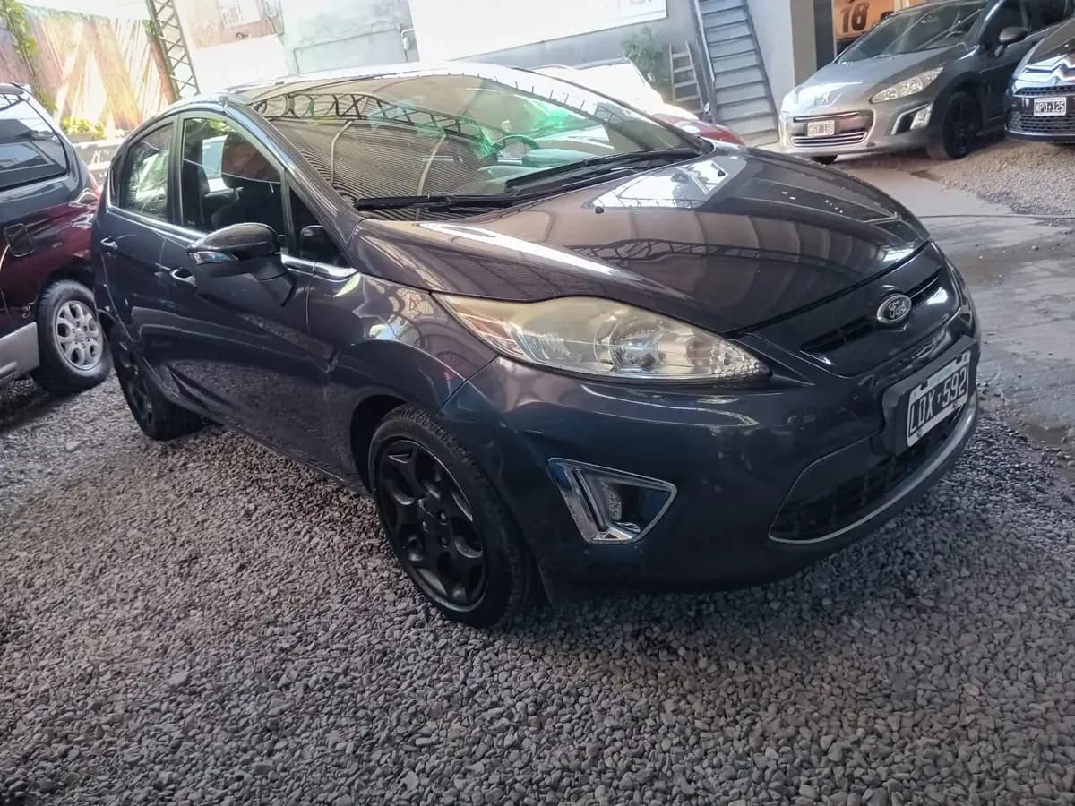 Ford Fiesta Kinetic 2012, foto 2