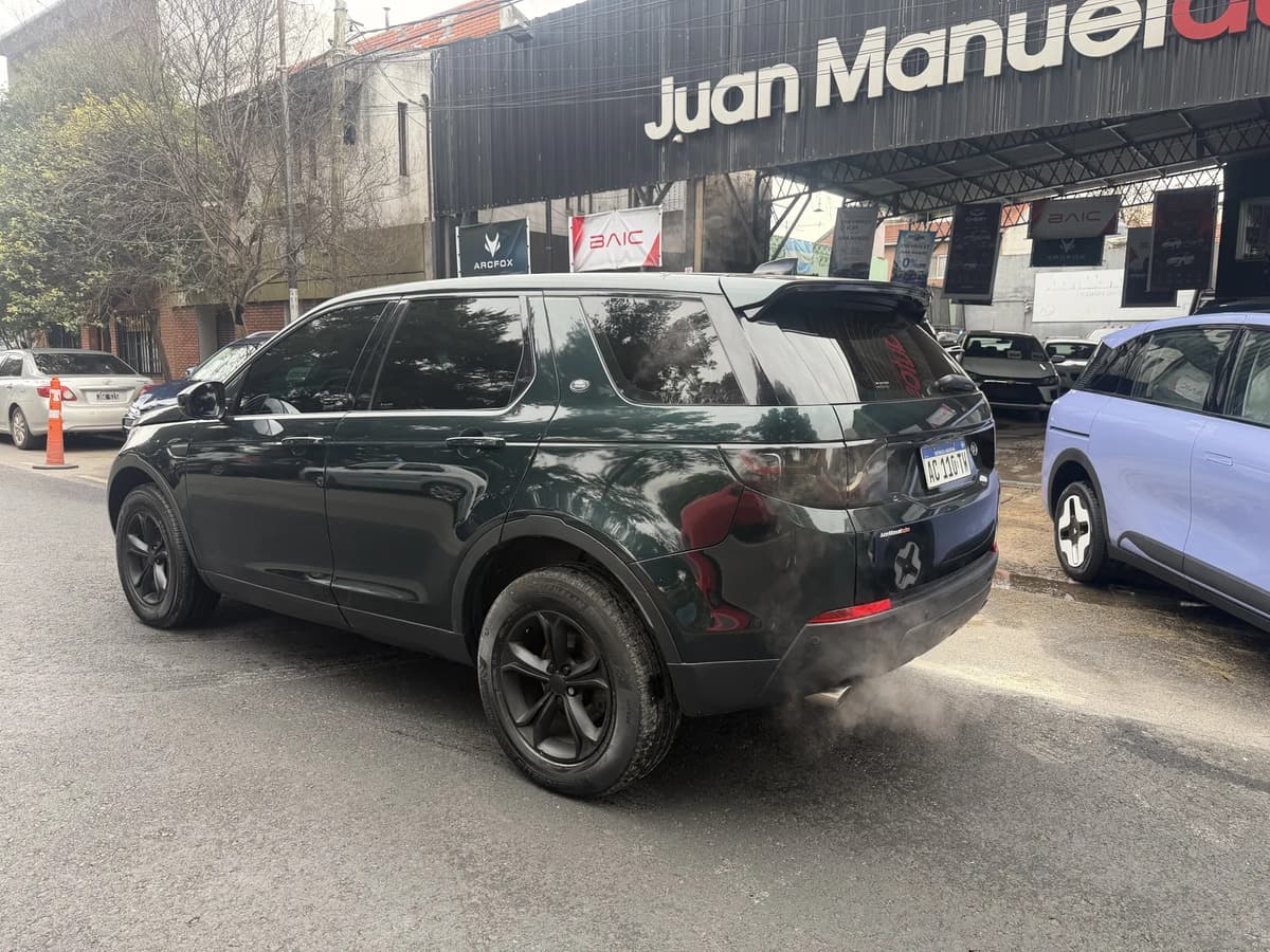 Land Rover Discovery 2017, foto 3