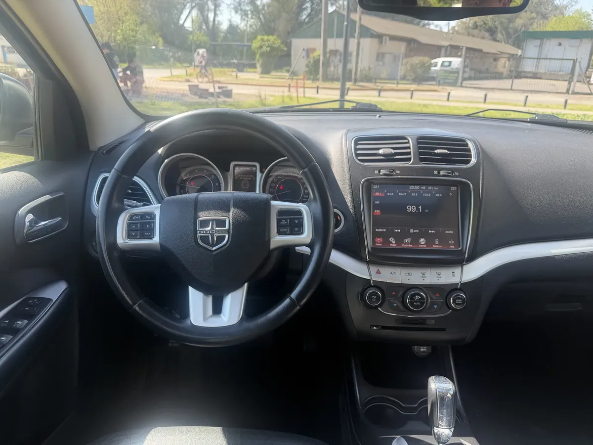 Dodge Journey 2011, foto 17