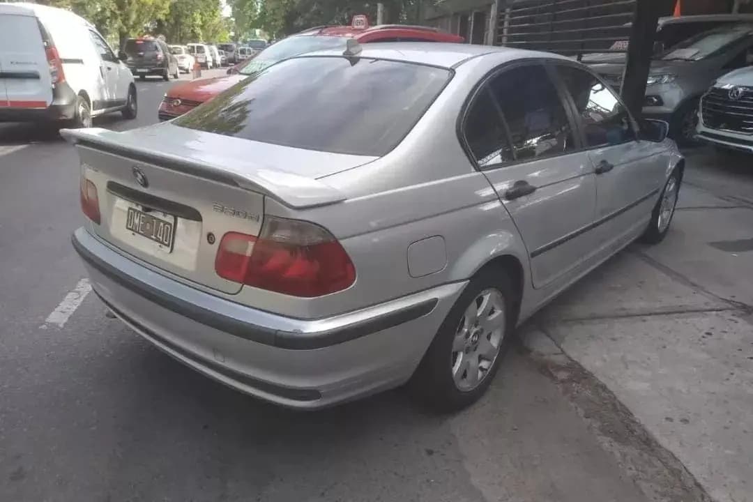 BMW Serie 3 2000, foto 6