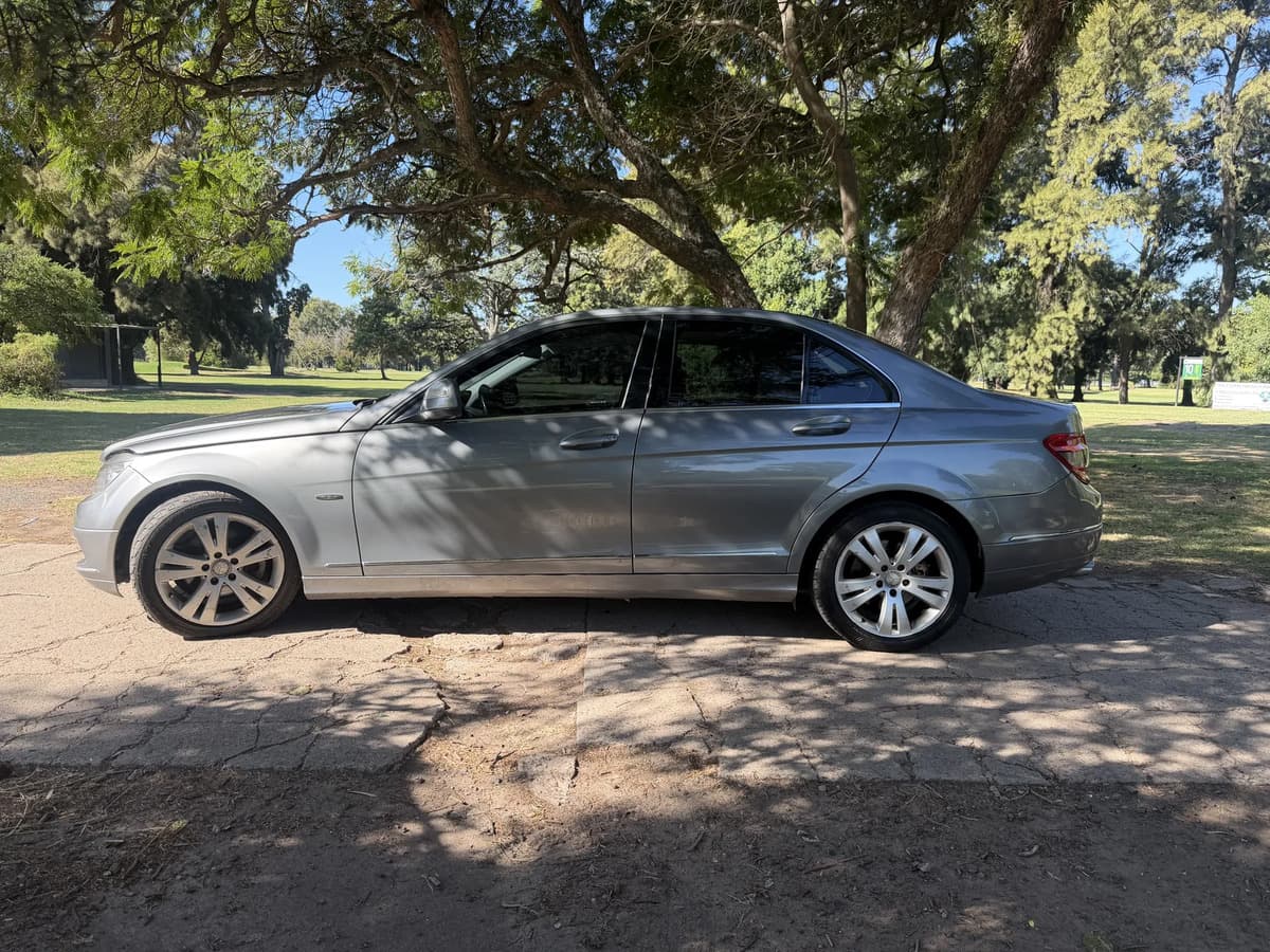Mercedes-Benz Clase C 2008, foto 2