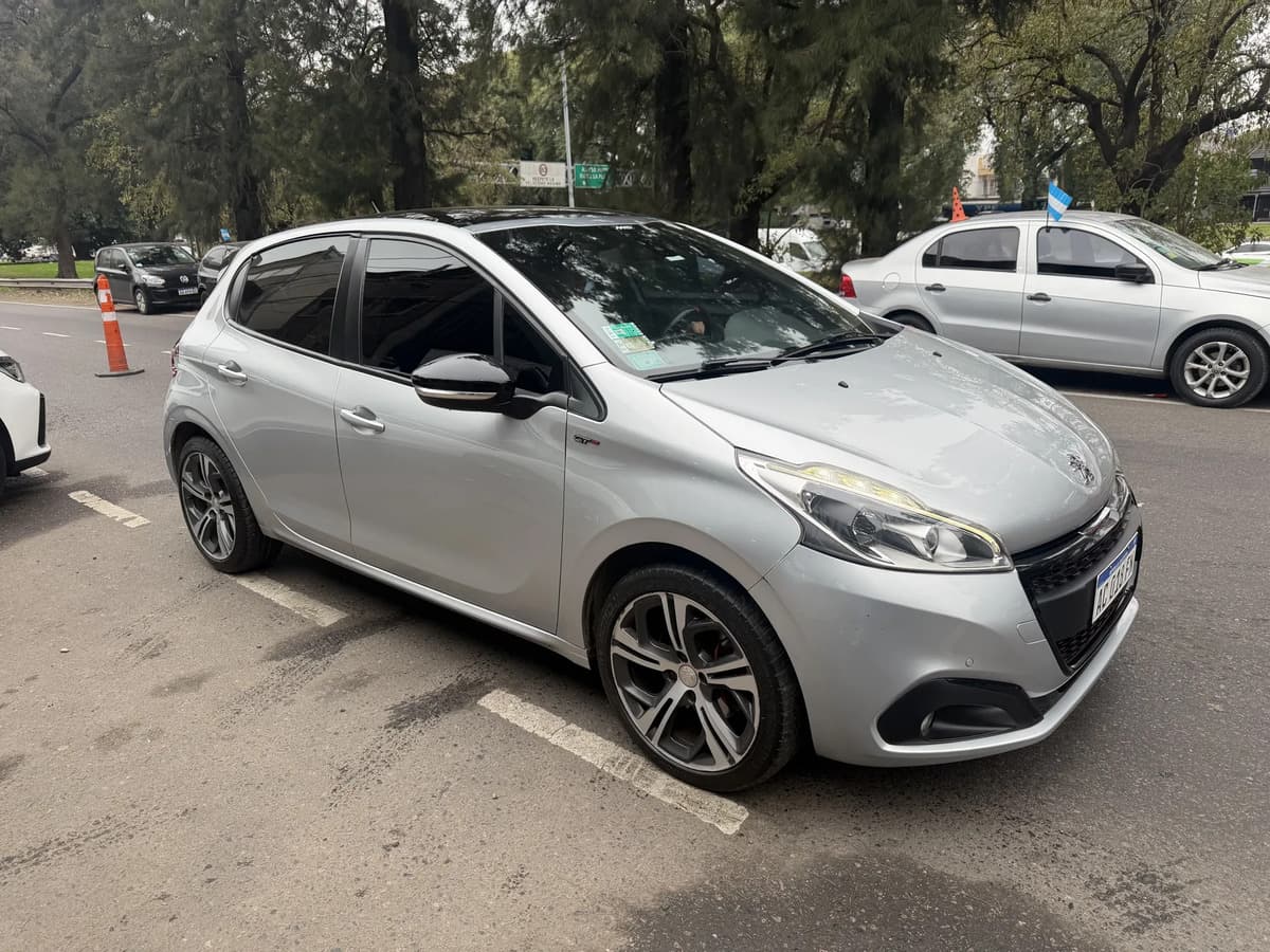 Peugeot 208 2017, foto 5